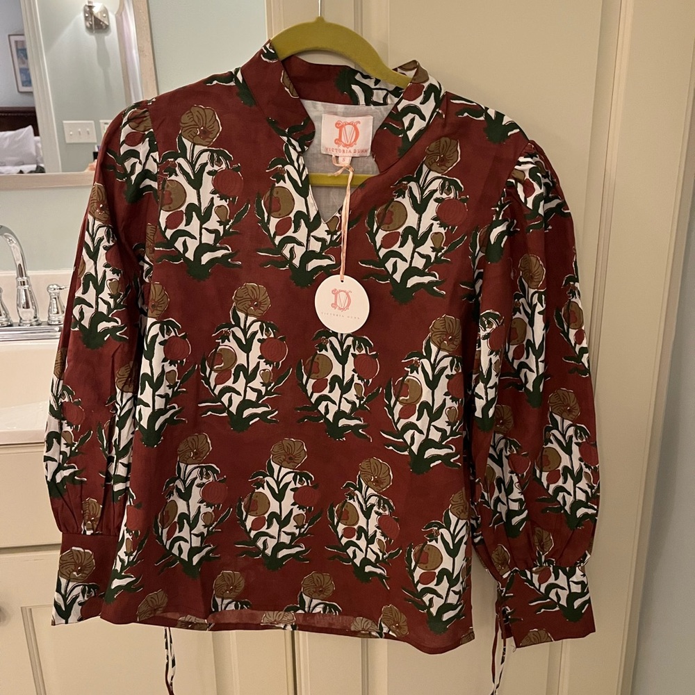Victoria Dunn shirt NWT size small